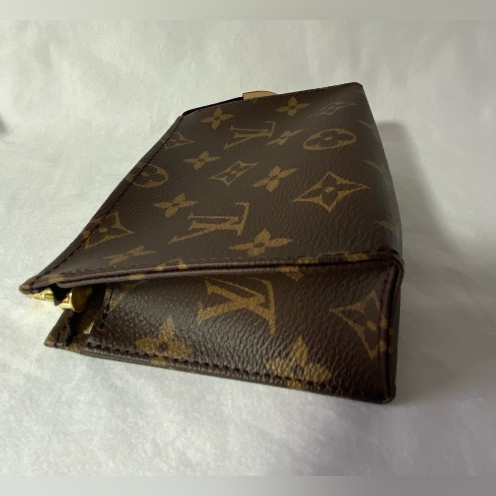 LOUIS VUITTON • Authentic • Toilet 15 • NWT - Picture 6 of 9